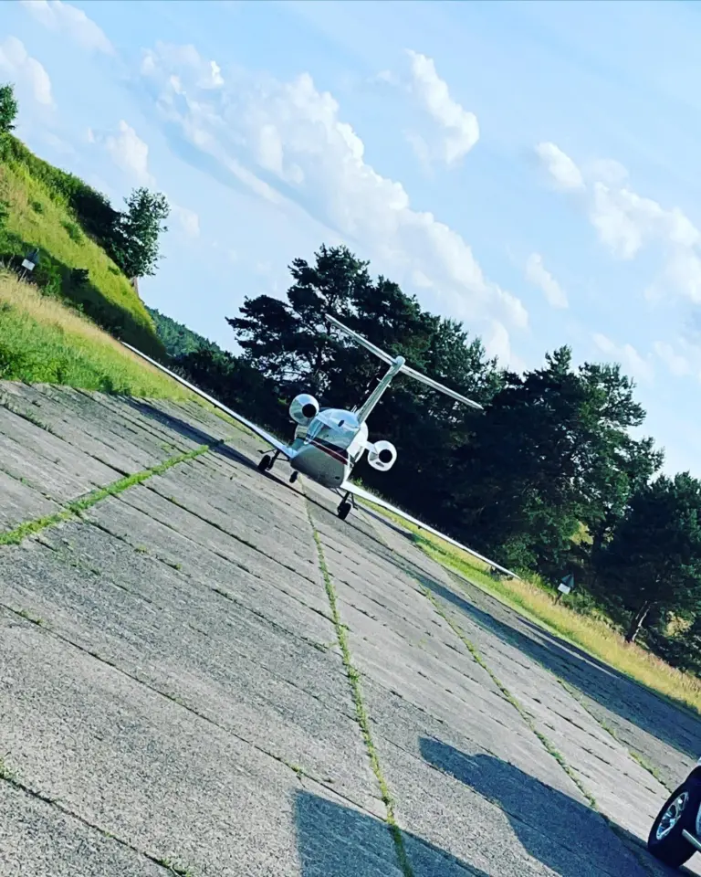 Wishing you all a happy weekend! Again, nice weather ☀️ for a flight. 🛩♥️🛩 Wir wünschen Euch ein schönes Wochenende! Es ist mal wieder herrliches Wetter ☀️ für einen Flug. Liebe Grüße vom FAS-Team 🛩♥️🛩