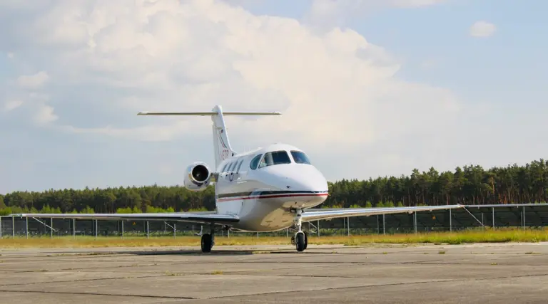 Let me take you for a walk … #edav #finow #flugplatzeberswalde #premier1 #beechcraft #rb-60 #aviationisourpassion #summer #finow #finowairservice #finowairbase #pilotslife #businessjet #businessaviation #generalaviation #aviation #aviationlovers🛩❤️ #jet #business