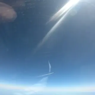 Look at this 😍 Awesome!!!! Traffic @FL410 ! Guess the airline. What a nice video. ♥️🛩♥️ Guckt Euch das mal an 😍 Wahnsinn!!! Verkehr in 41.000 Fuß (ca. 12 km) Höhe! Erkennt ihr die Airline bzw. die Farbe des Flugzeuges? Was für eine tolles Video / tolle Begegnung! ♥️🛩♥️ Habt einen schönen Sonntag 🥰 Liebe Grüße vom FAS-Team #finowairservice #jet #businessjet #traffic #flightlevel410 #aviation #generalaviation #aviationisourpassion #fas #pilotslife #pilotlifestyle #clouds #überdenwolken ♥️🛩♥️